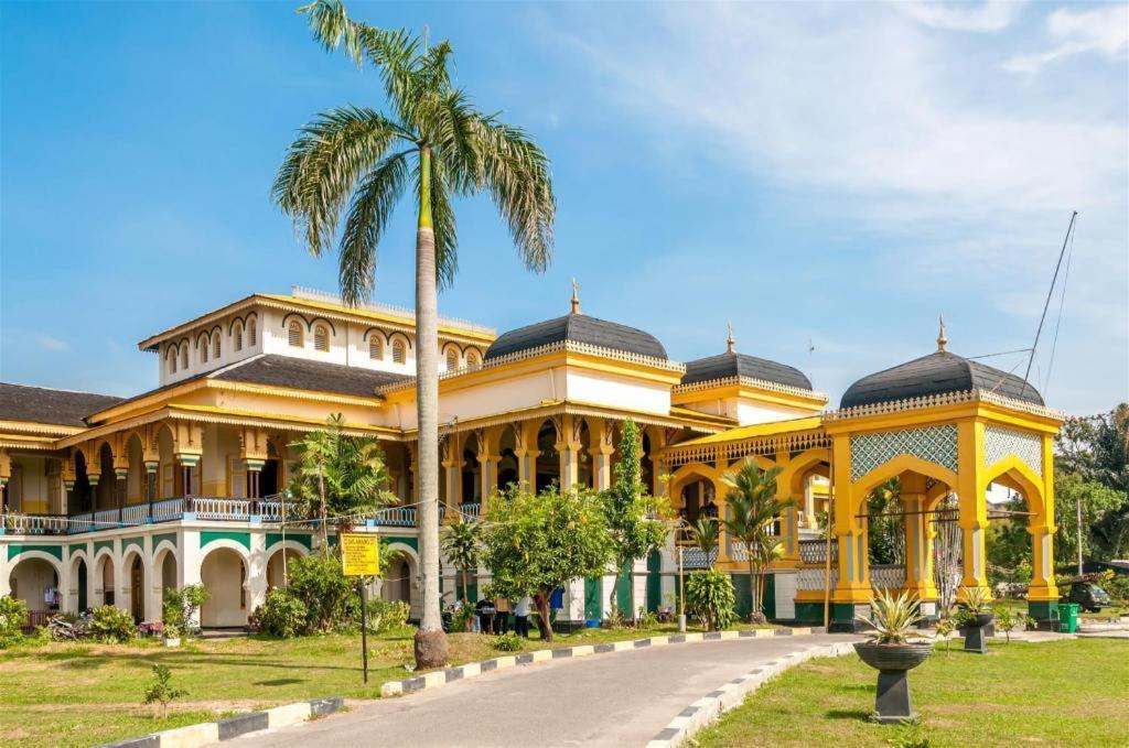 Oyo 619 Naufal Guest House Syariah Medan Kültér fotó