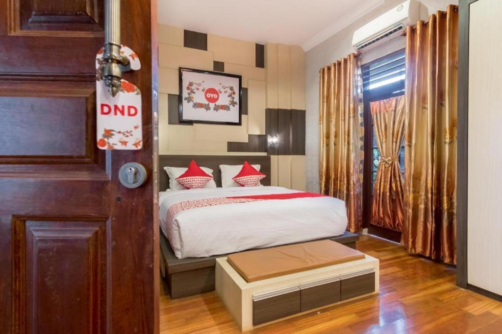 Oyo 619 Naufal Guest House Syariah Medan Kültér fotó