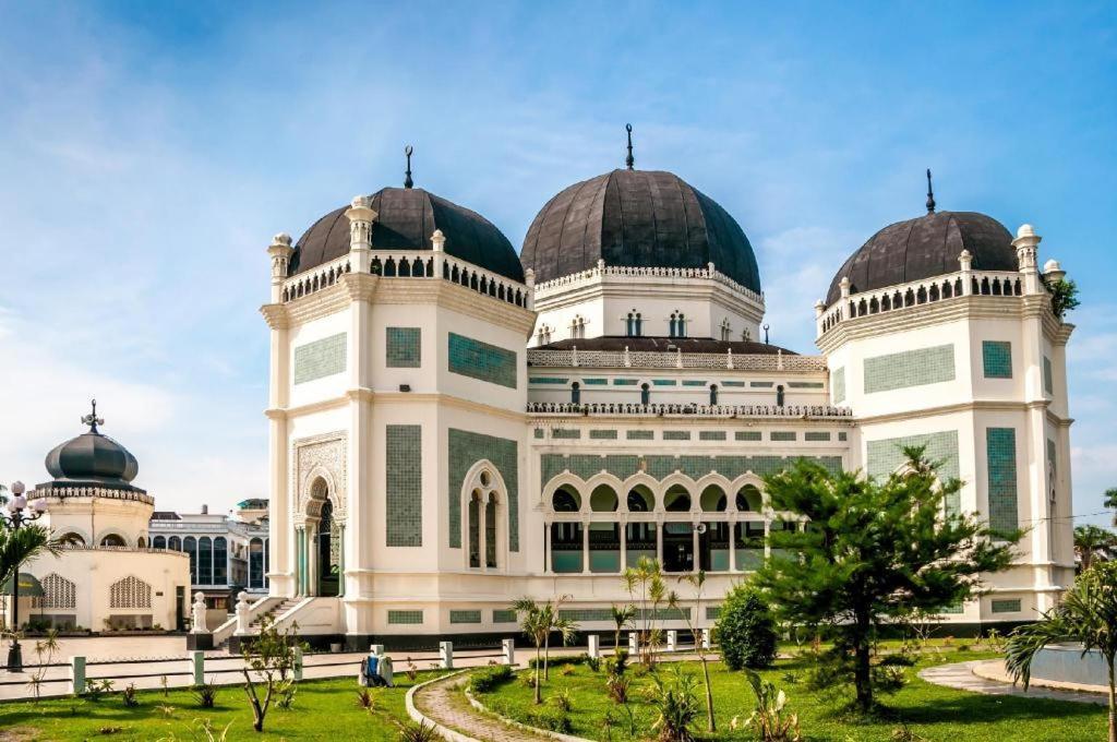 Oyo 619 Naufal Guest House Syariah Medan Kültér fotó