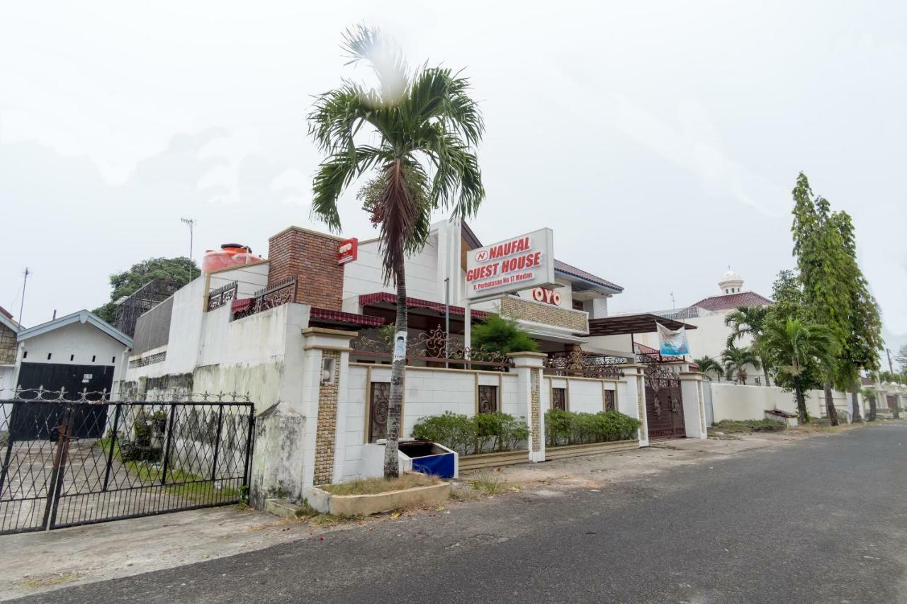 Oyo 619 Naufal Guest House Syariah Medan Kültér fotó
