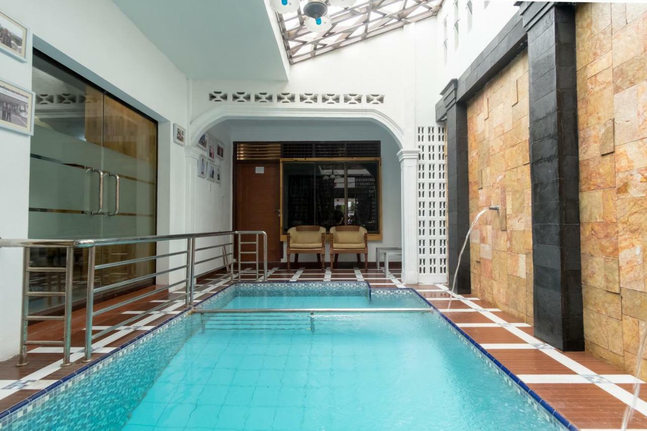 Oyo 619 Naufal Guest House Syariah Medan Kültér fotó