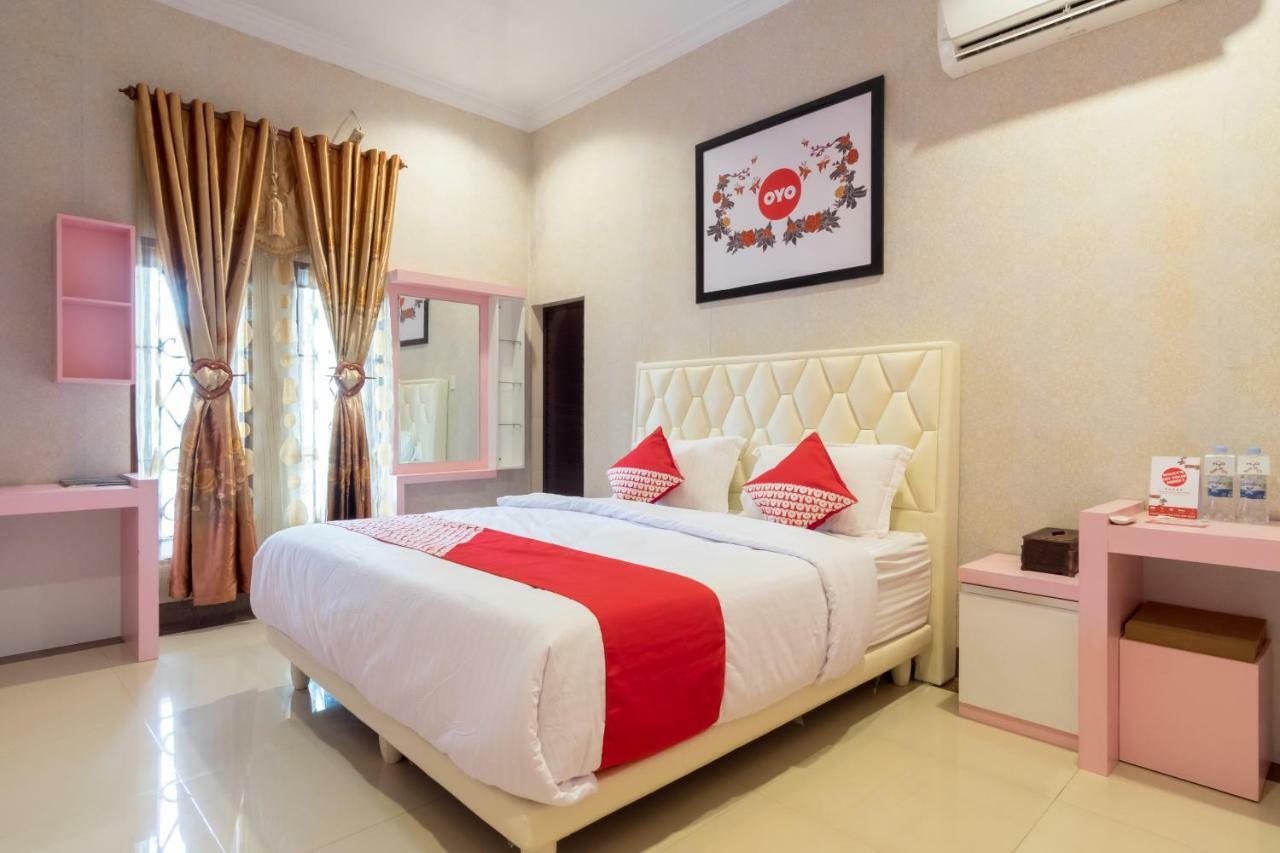 Oyo 619 Naufal Guest House Syariah Medan Kültér fotó